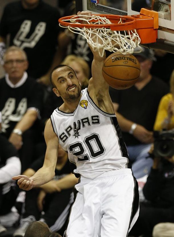Los Spurs le propinaron una paliza a los Heat y están arriba en la final