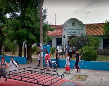 Una docente se electrocutó en una escuela y tiene medio cuerpo paralizado