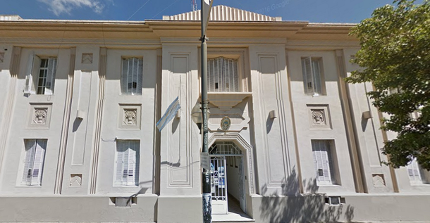 Separan a jefe de la Departamental La Plata por el caso de sobres con dinero