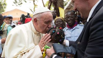 el papa culmino otro historico viaje en africa el papa culmino otro historico viaje en africa