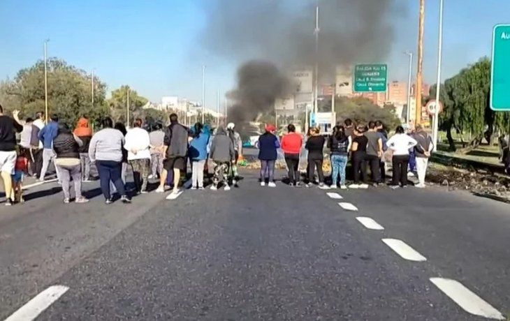 Corte y tensión en la Autopista Riccheri: bloqueo total y caos de tránsito