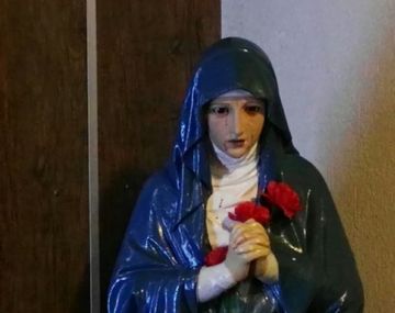 Conmoción por la virgen que llora sangre en Paraná