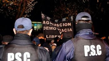 la policia de santa cruz rechazo una nueva propuesta salarial la policia de santa cruz rechazo una nueva propuesta salarial