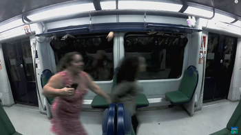 atacados por zombies en el subte atacados por zombies en el subte