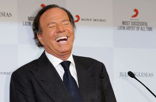 Julio Iglesias es protagonista de memes en las redes sociales cada 1&deg; de julio