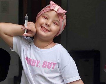 Todos por Lara: la campaña para ayudar a la niña que necesita un tratamiento en España