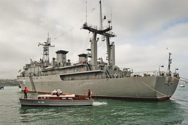 Ucrania denunció un asalto a un buque de guerra en Crimea