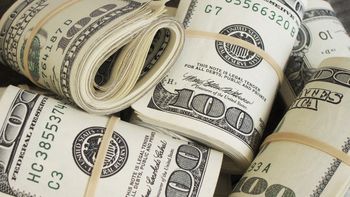 en las casas de cambio de brasil, un dolar se vende a 40 pesos argentinos en las casas de cambio de brasil, un dolar se vende a 40 pesos argentinos