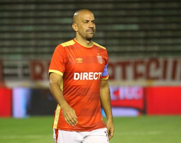 Verón se retira lesionado