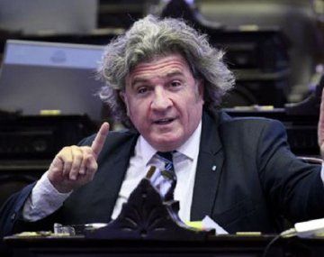 El diputado Ramón festejó la ampliación del régimen de zonas frías con una frazada