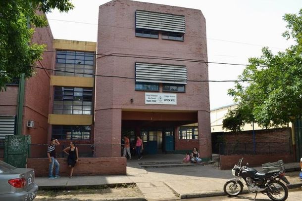 VIDEO: Filman a una pareja teniendo sexo en un colegio