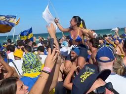 Una avioneta con cargadas de hinchas de River empañó el banderazo de Boca en Miami
