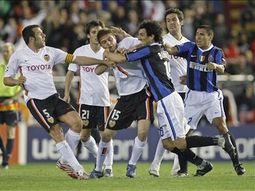 Burdisso-trompadas