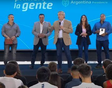 Alberto Fernández inauguró el estadio Diego Maradona en Zárate