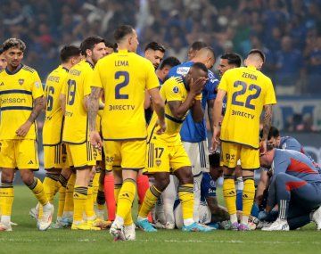 La temprana expulsión de Advíncula en Boca: que dicen los audios de VAR