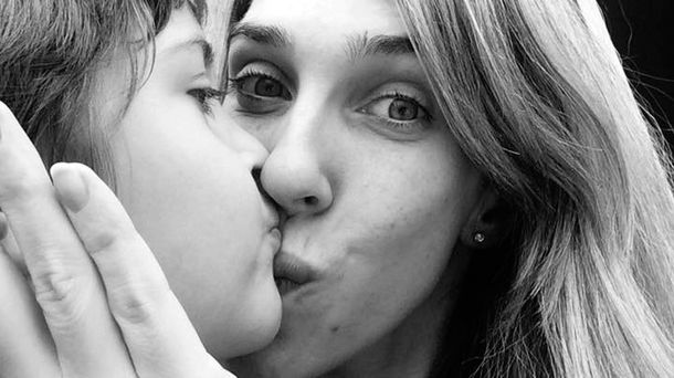 Una mujer debe entregar su hijo de 8 años a su ex en Estados Unidos.