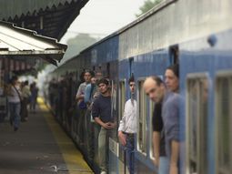 suspenden el servicio nocturno del ferrocarril sarmiento suspenden el servicio nocturno del ferrocarril sarmiento
