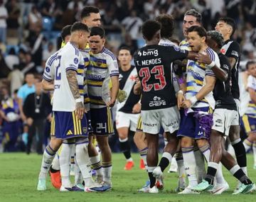 No quiere levantarse: el video de la esposa del capitán de Vasco tras caer con Boca
