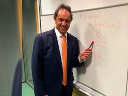 scioli avanza en su otra carrera: ¿en que materia se saco un 8? scioli avanza en su otra carrera: ¿en que materia se saco un 8?