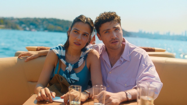 Netflix estrenó la película ideal para reír y sentir amor