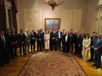 El Gobierno recibe a los gobernadores Marcelo Orrego y Martín Llaryora