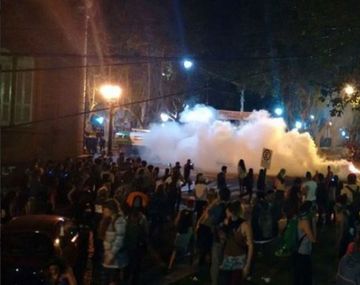 Represión durante el Encuentro Nacional de Mujeres en Rosario - Crédito: Diario Uno Santa Fe