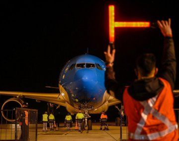 Llegó a Moscú el vuelo de Aerolíneas Argentinas que traerá más Sputnik V