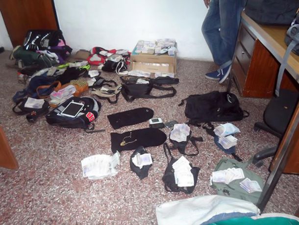 Tres delincuentes robaron medio millón de pesos a pasajeros de un colectivo