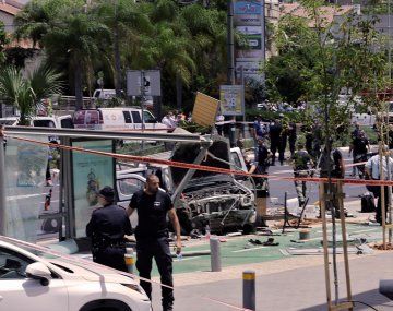 Terror en Tel Aviv por un ataque con auto y arma blanca