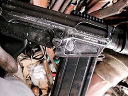 denuncian que hallaron un fal argentino en el presunto arsenal del comando vermelho denuncian que hallaron un fal argentino en el presunto arsenal del comando vermelho