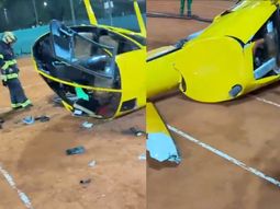 impactantes videos del helicoptero que cayo en una cancha de tenis en la ciudad impactantes videos del helicoptero que cayo en una cancha de tenis en la ciudad