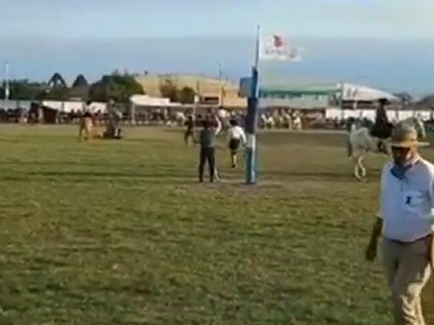 Corrientes: un joven sufrió una grave lesión al intentar domar un caballo