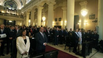 macri asistio al tedeum por el bicentenario: no es un dia para ahondar la grieta, pidio la iglesia macri asistio al tedeum por el bicentenario: no es un dia para ahondar la grieta, pidio la iglesia