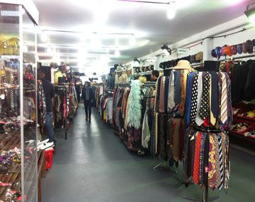 El Gobierno prohibió importar ropa y accesorios usados