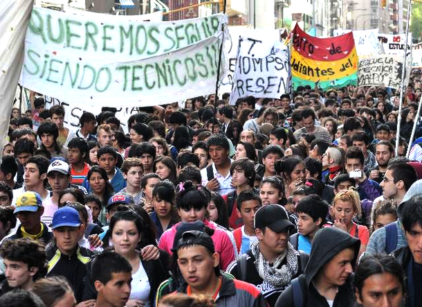 Luego de un mes de toma, los alumnos levantarán la medida