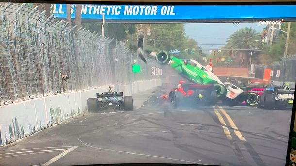 Terrible accidente en la IndyCar: el argentino Canapino se salvó de milagro