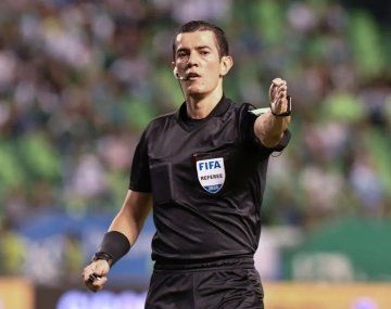 Quién es el árbitro colombiano que dirigirá el clásico Argentina vs Brasil