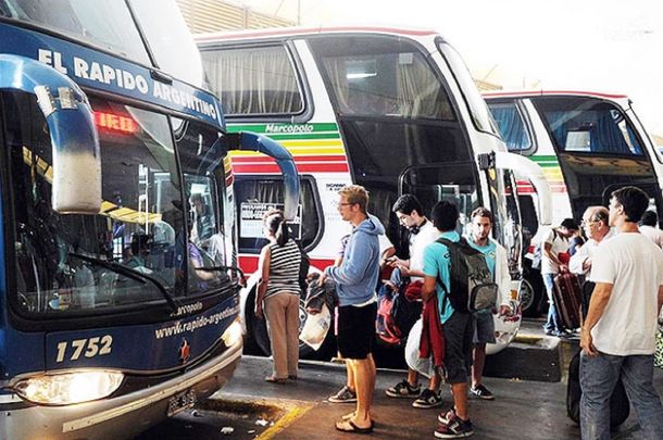 Cayó fuerte el número de pasajeros en micros de larga distancia
