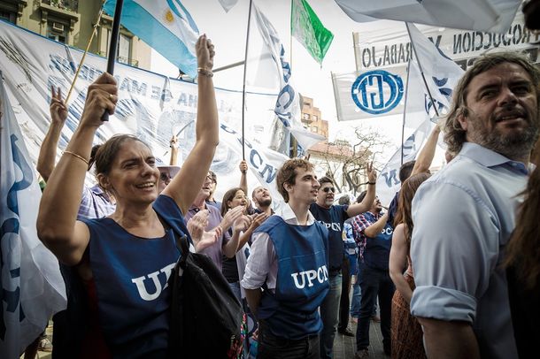 El Gobierno dará un bono de fin de año a los estatales