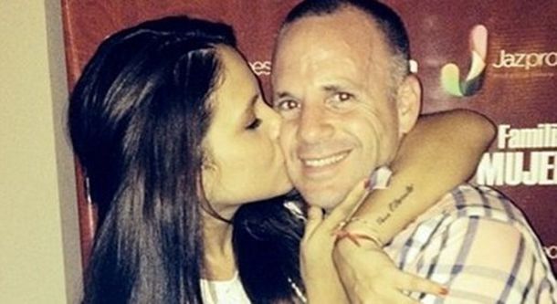 Tras la polémica foto, el papá de Barbie Vélez propone cortarle las manos a los golpeadores