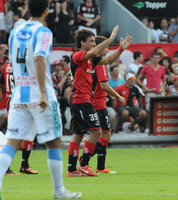Newells goleó a Atlético Rafaela y volvió al triunfo