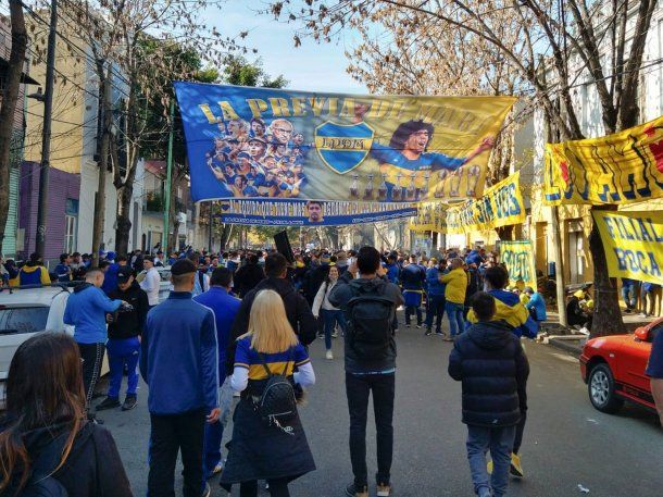 Dispusieron un cordón policial alrededor de la Bombonera por las previas
