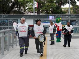 Con una batucada, metrodelegados protestaron por las paritarias