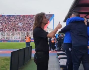 Insúa se cruzó con un plateísta tras el triunfo agónico de San Lorenzo