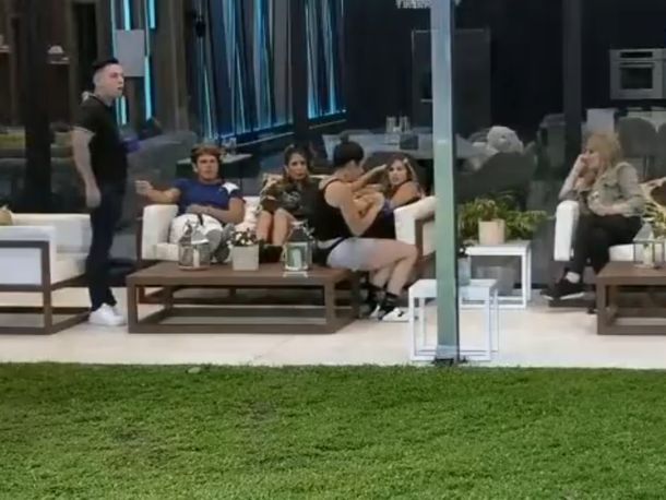 Gritaron Julieta cornuda desde afuera de la casa de Gran Hermano: así reaccionó ella