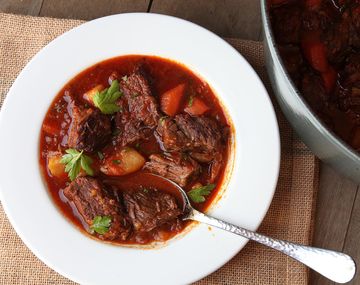 Ni pizza ni empanadas: 5 opciones simples para una comida con amigos