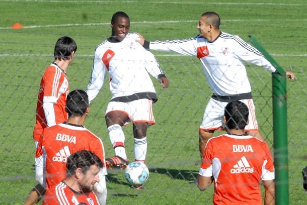 Ramón Díaz mueve fichas pensando en el Superclásico