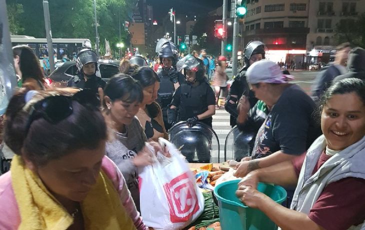 Acampe de Barrios de Pie frente a Desarrollo Social - Crédito:&nbsp;@BarriosdePieCap