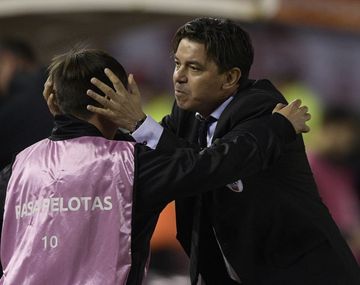 VIDEO: El festejo de gol de Gallardo ¡con su hijo alcanzapelotas!