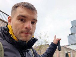 el posteo del hombre arana tras escalar un edificio en puerto madero el posteo del hombre arana tras escalar un edificio en puerto madero